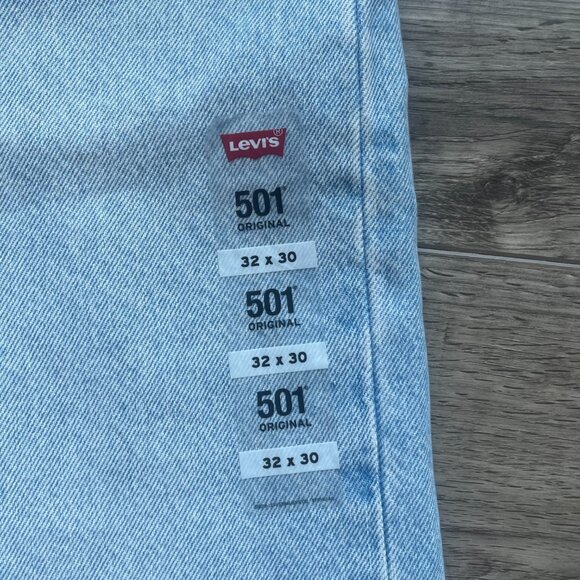 NEW Levis Jeans Button Fly Womens 32x30 - Picture 9 of 11